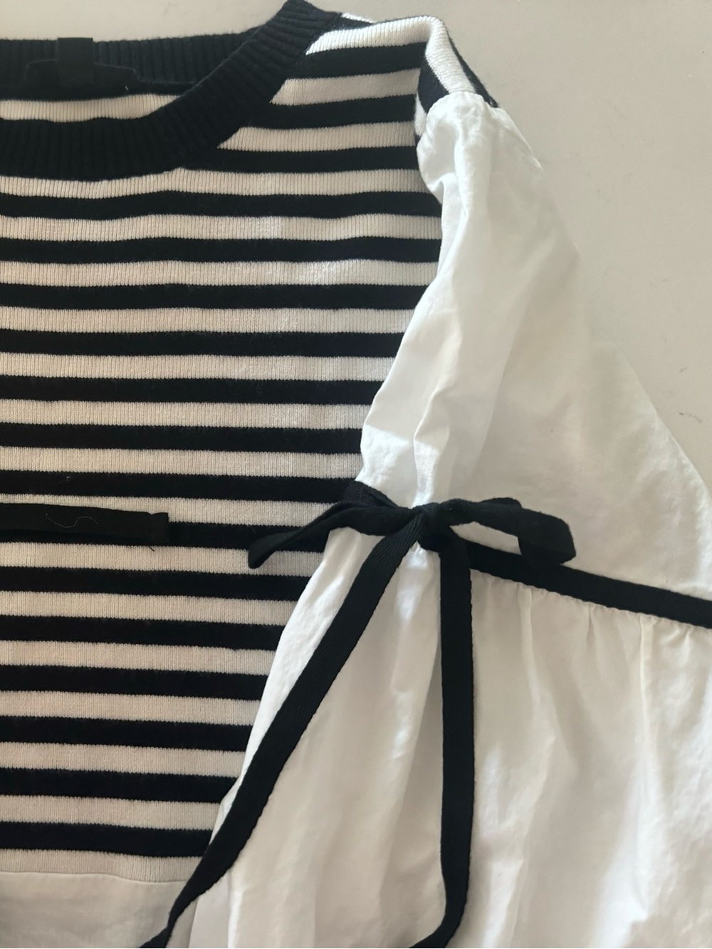 Women’s Joh Black & White Striped Puff-Sleeve Top